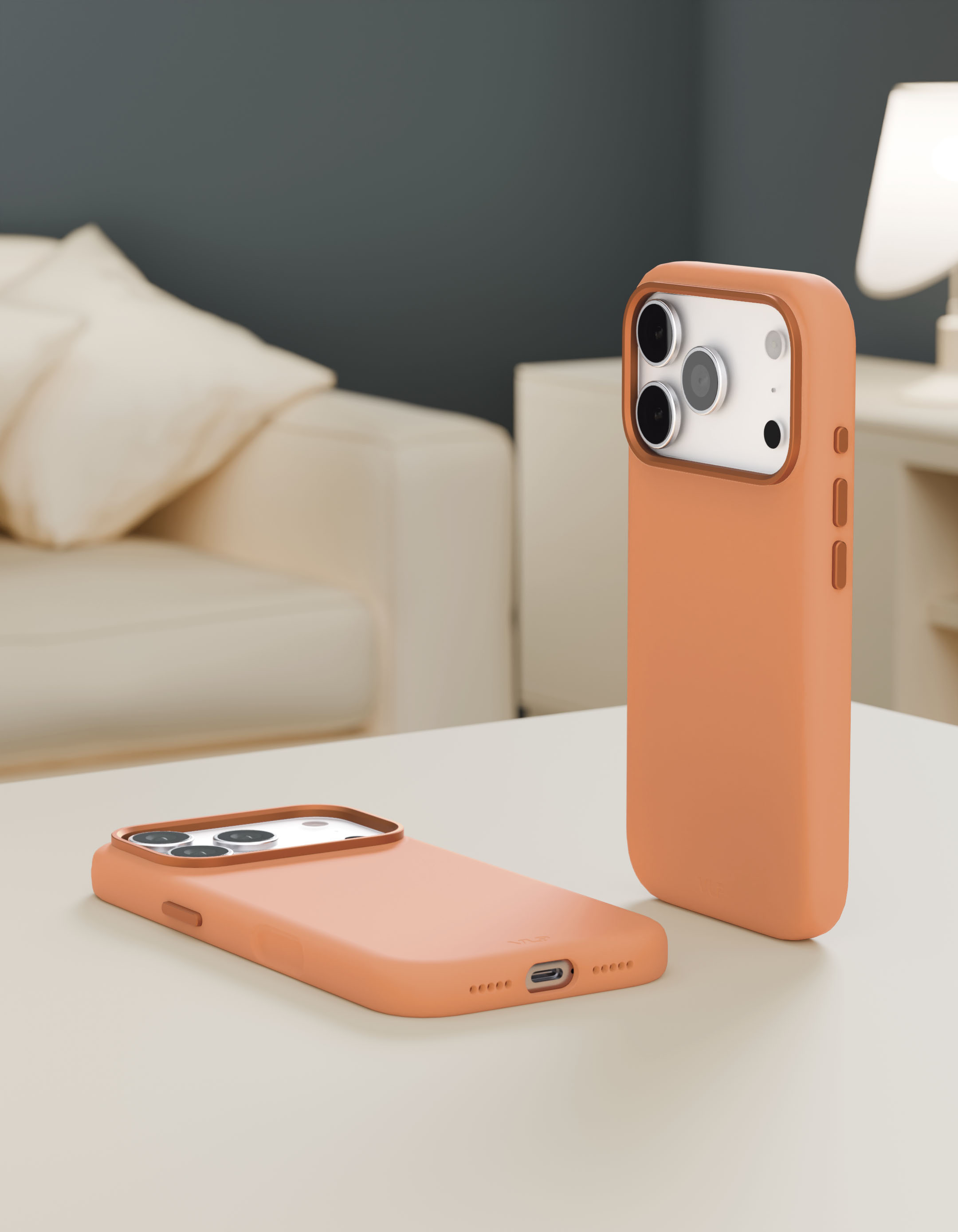 Фото Чехол защитный VLP Aster Pro Case с MagSafe для iPhone 17 Pro, оранжевый На фото изображено Чехол защитный VLP Aster Pro Case с MagSafe для iPhone 17 Pro, оранжевый