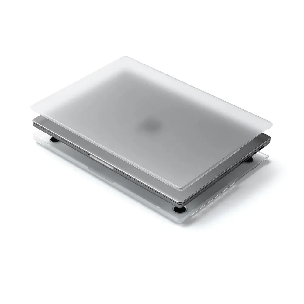 На фото изображено Чехол-накладка Satechi Eco Hardshell Case для MacBook Pro 16", прозрачный