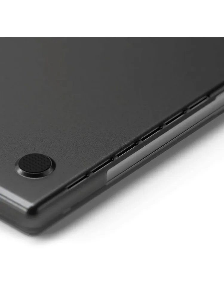 На фото изображено Чехол-накладка Satechi Eco Hardshell Case для MacBook Pro 16", темный