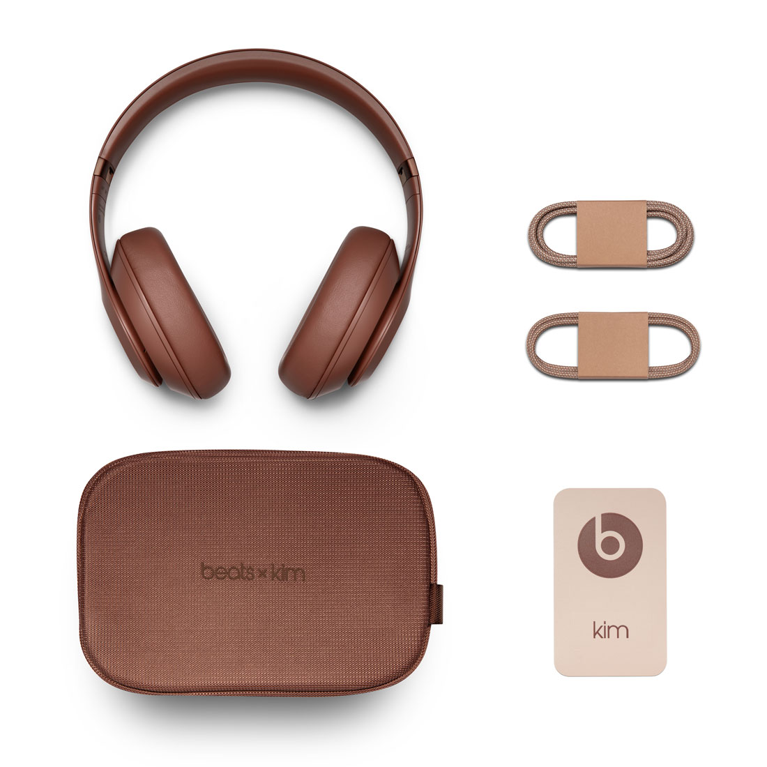На фото изображено Беспроводные наушники Beats Studio Pro Kim Special Edition, светло-коричневый