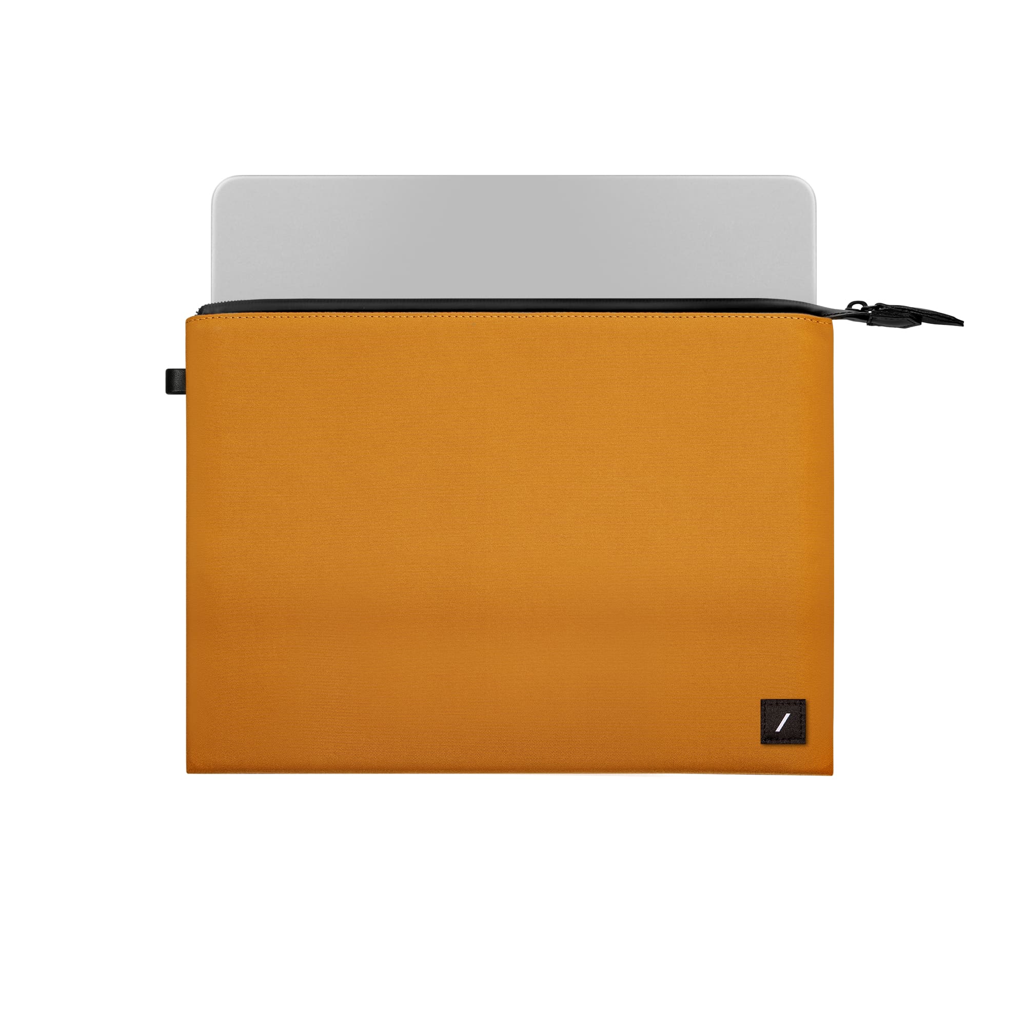 На фото изображено Чехол-коверт Native Union Stow Lite Sleeve 16", крафт