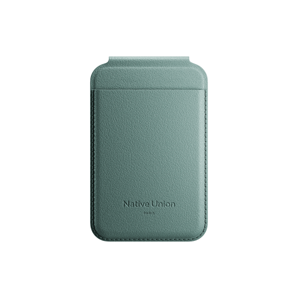 На фото изображено Чехол-бумажник Native Union Active Wallet Stand, зеленый сланец