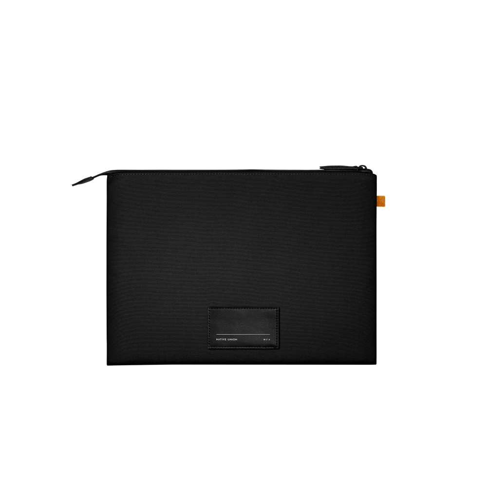 На фото изображено Чехол-конверт Native Union Stow Lite Sleeve 14", черный