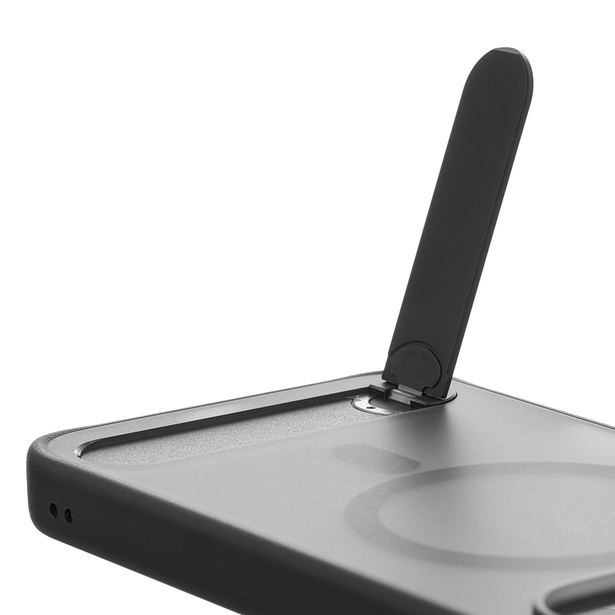 Фото Чехол защитный uBear Stand 360° Mag Case для iPhone 17 Pro, черный На фото изображено Чехол защитный uBear Stand 360° Mag Case для iPhone 17 Pro, черный