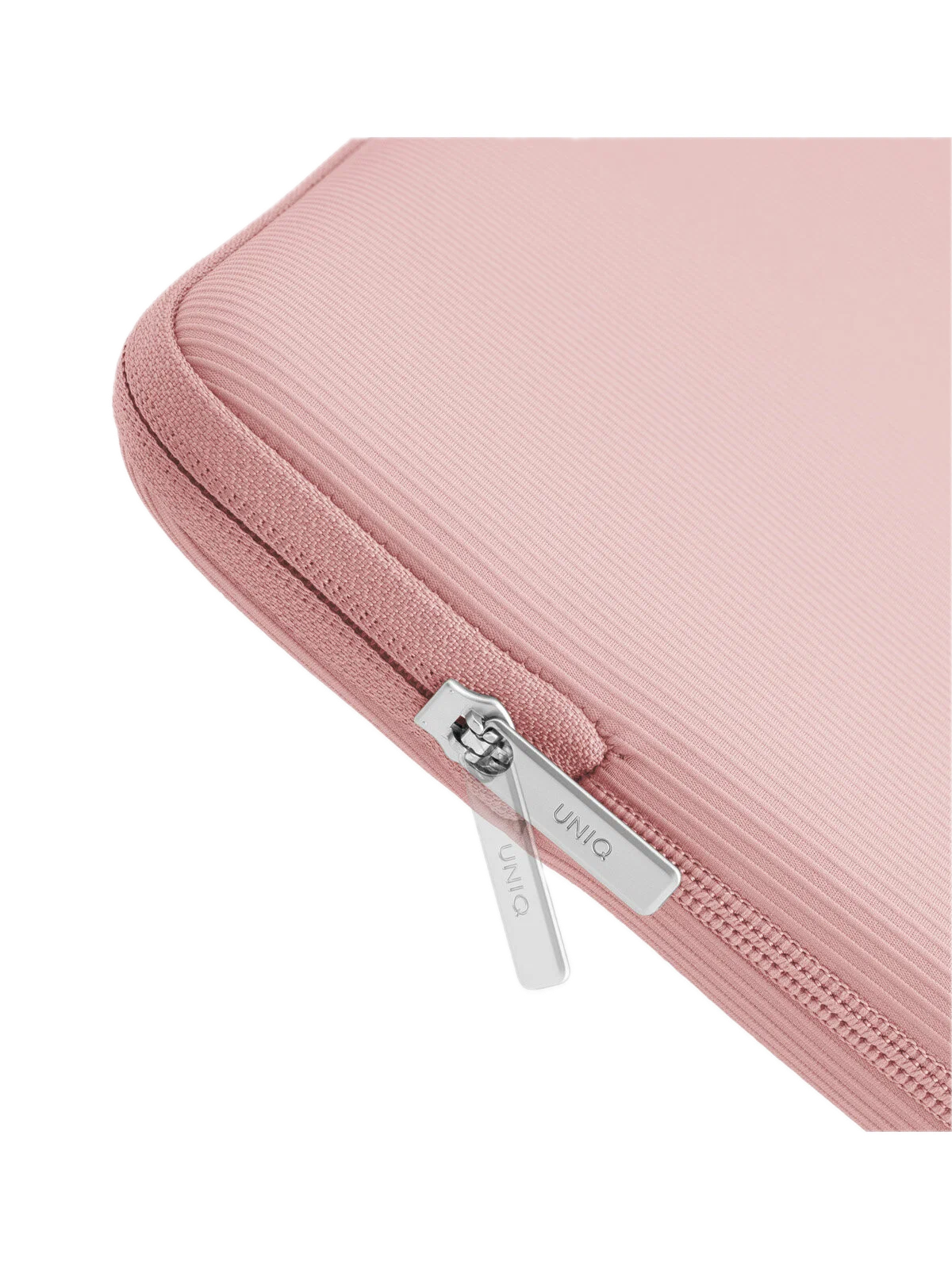 На фото изображено Uniq Cyprus Ridge Edition для MacBook Air 13, Sugar Pink