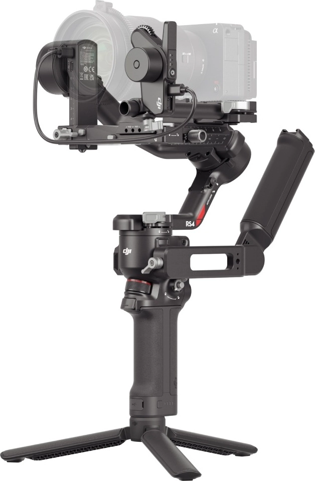 На фото изображено Стабилизатор DJI RS 4 Combo