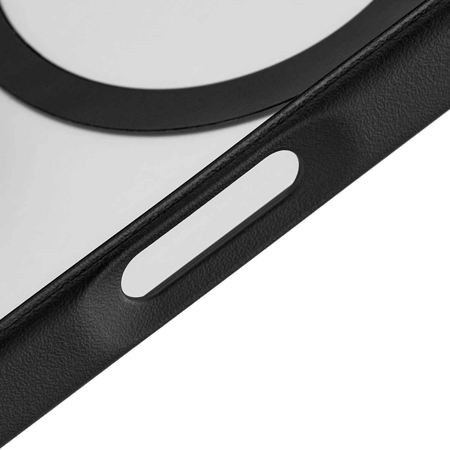 Фото Чехол защитный uBear Cloud Mag Case для iPhone 17 Pro, MagSafe, черный На фото изображено Чехол защитный uBear Cloud Mag Case для iPhone 17 Pro, MagSafe, черный