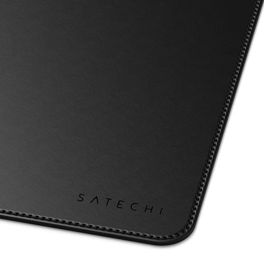 На фото изображено Коврик Satechi Eco Leather Deskmate для компьютерной мыши, черный