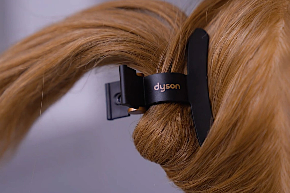 На фото изображено Заколки для волос Dyson Hair Clips, Blue/Copper