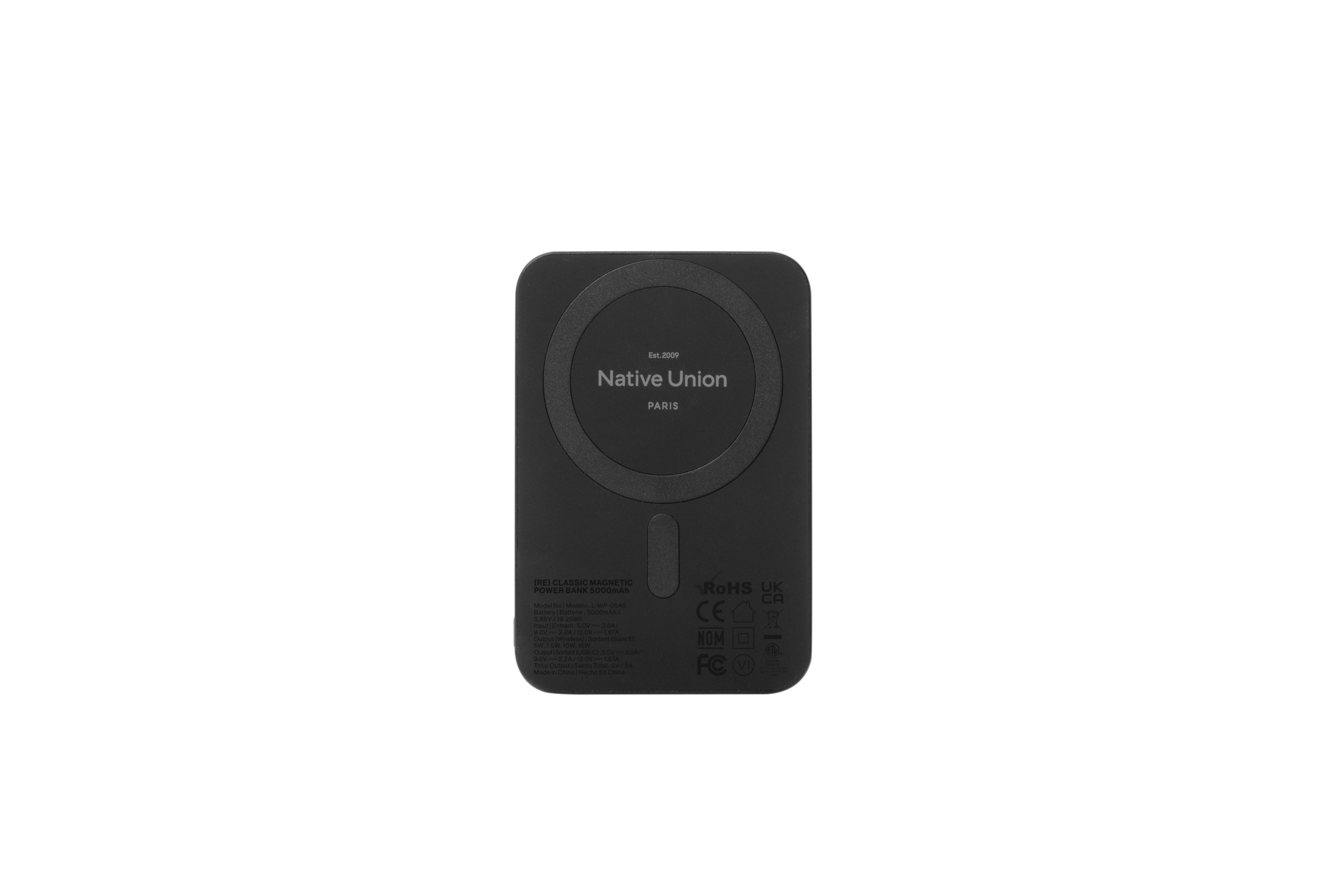 На фото изображено Внешний аккумулятор Native Union (Re) Classic MagSafe, 5000 mAh, черный