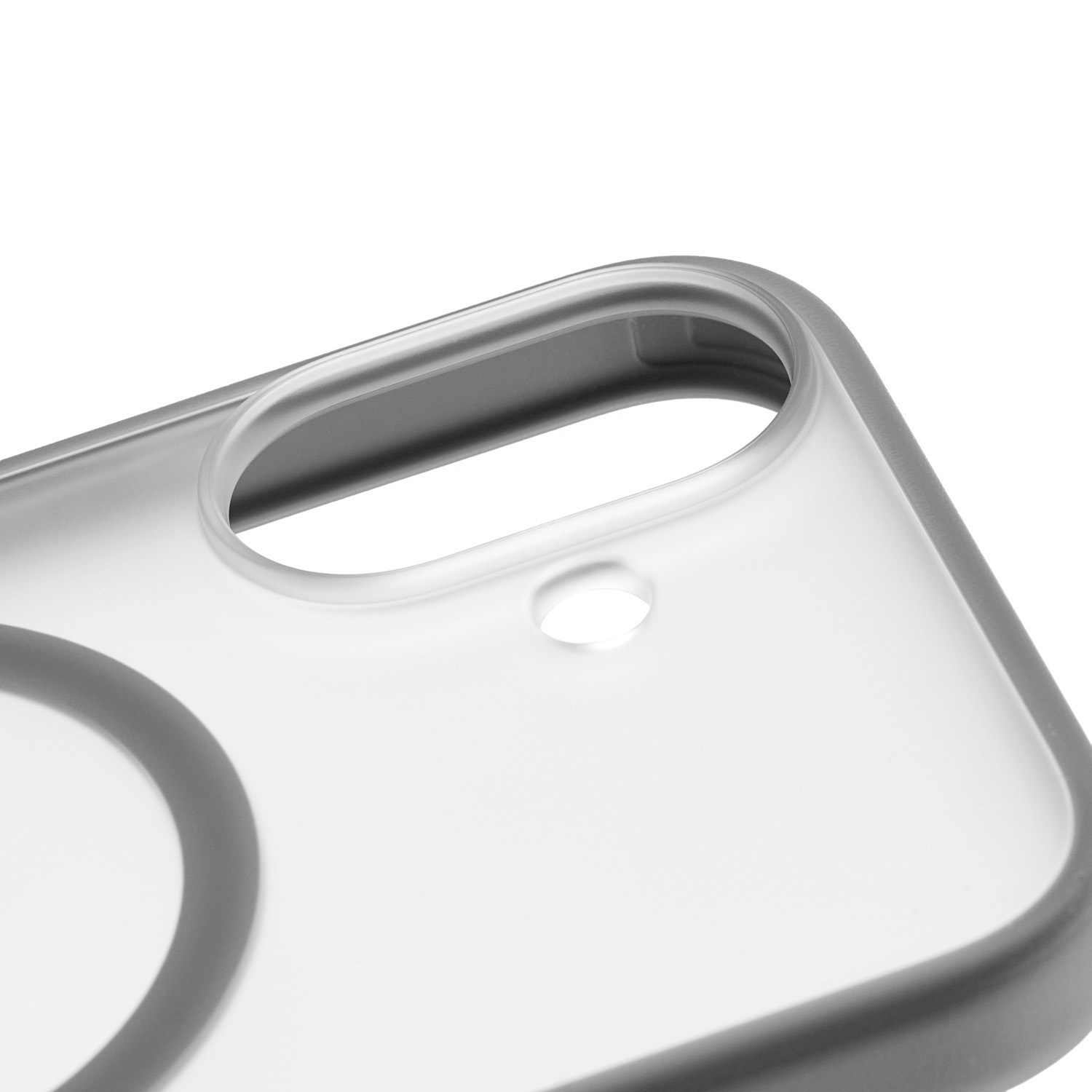 На фото изображено Чехол защитный uBear Cloud Mag Case для iPhone 17, MagSafe, серый