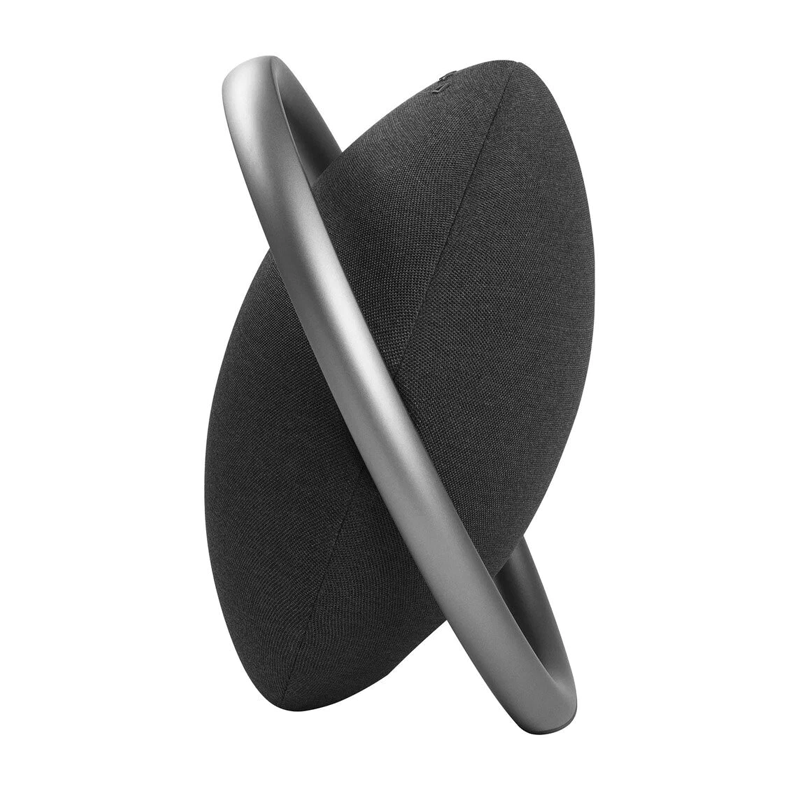 На фото изображено Портативная акустическая система Harman Kardon Onyx Studio 8, чёрный